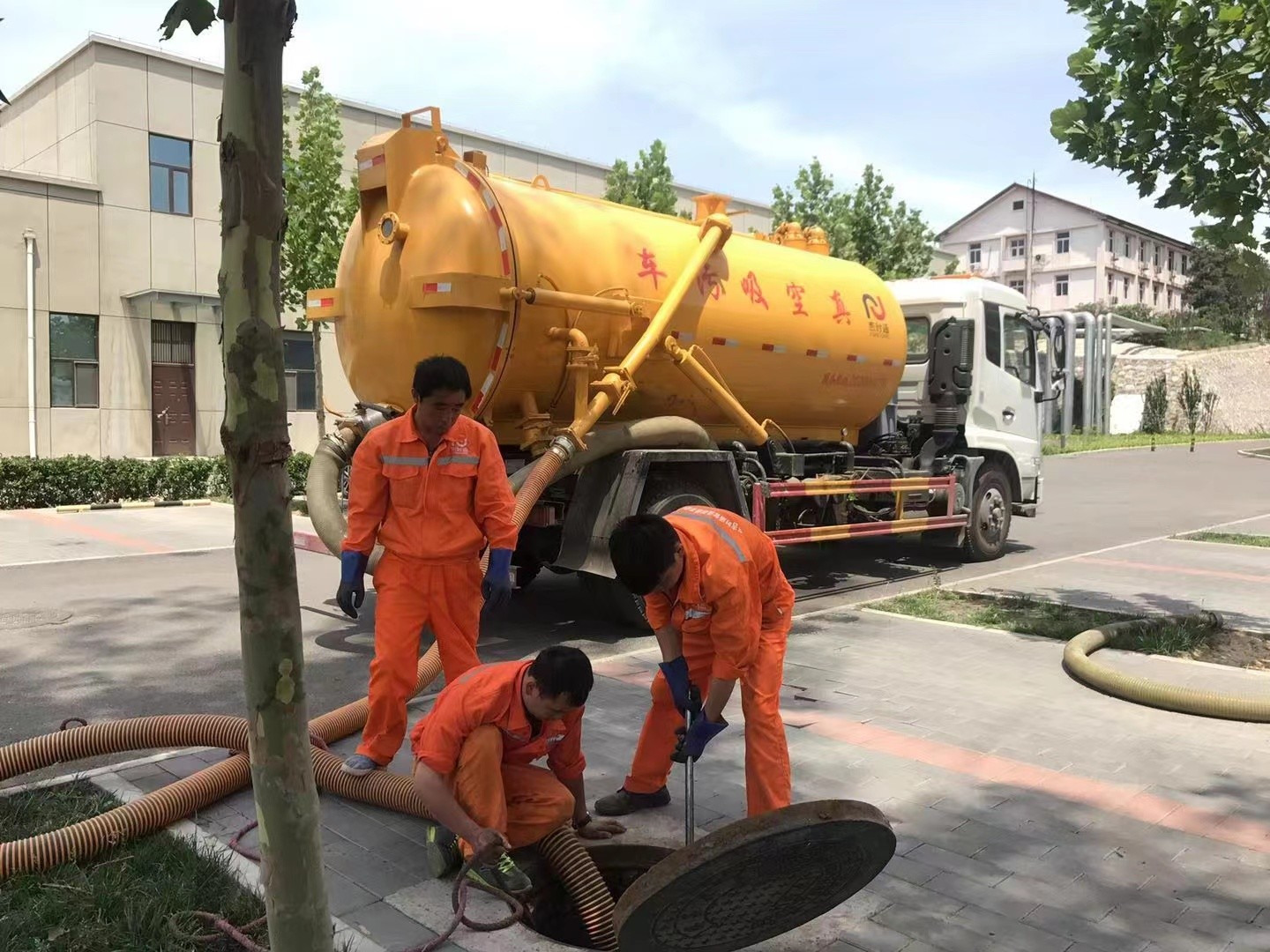 井研化粪池清理与5-8吨吸粪车施工效率分析